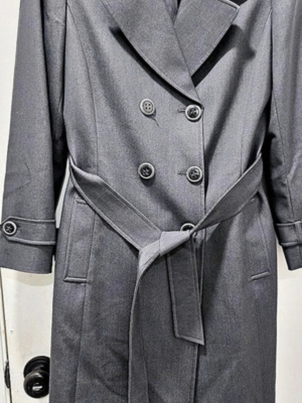 Tahari Authentic Fit & Line Double-Breasted Belted Trench Coat Size 4